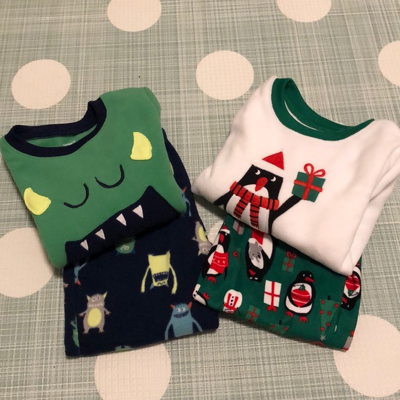 🎃 & 🎄 Set of 2 carter’s PJ Sets -Fleece - Picture 1 of 2